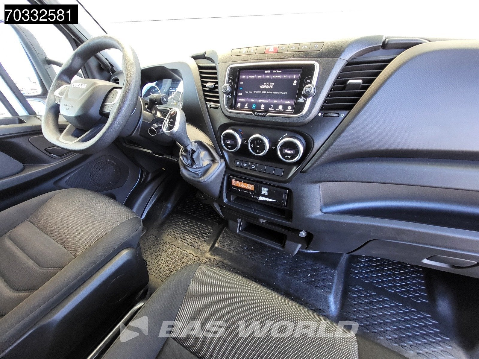 Iveco Daily 72C21 3.0L Automaat 1000KG Laadklep Dubbellucht, Auto's, Stof, Gebruikt, Euro 6, 4 cilinders