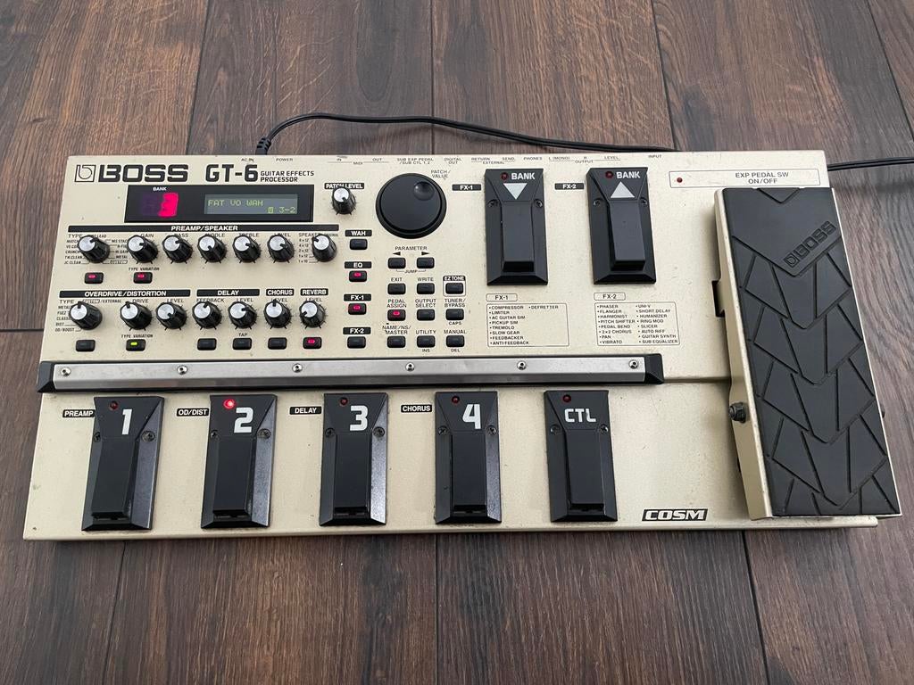 Boss GT-6 multieffect guitar processor, Muziek en Instrumenten, Ophalen, Zo goed als nieuw