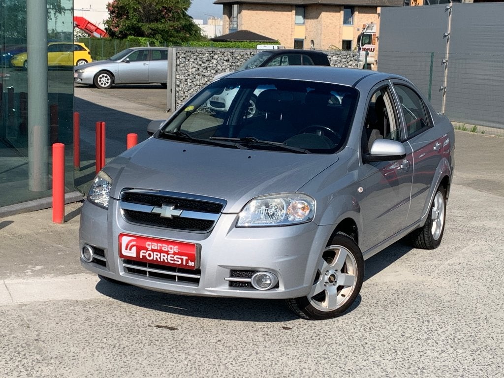 Chevrolet Aveo, Autos, Chevrolet, Argent ou Gris, Achat, Entreprise, Boîte manuelle