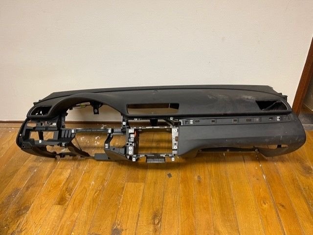 TABLEAU DE BORD Volkswagen CC (358) (3AB857003AB), Volkswagen, Volkswagen AG, Utilisé, Kundenbetreuung@volkswagen.de