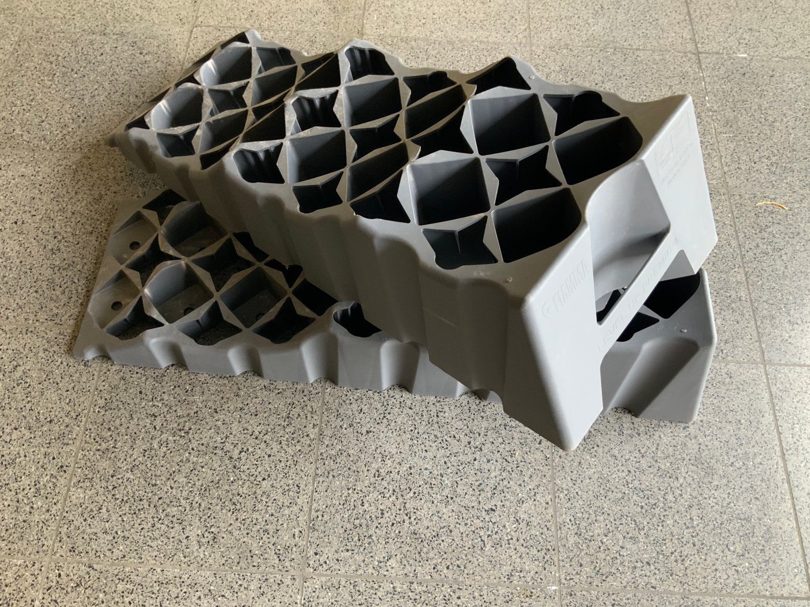 Oprijblokken FIAMMA (groot model), Ophalen, Zo goed als nieuw