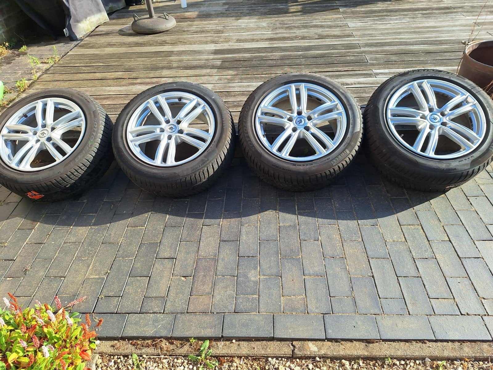 ensemble de 4 pneus d'hiver Pirelli sur jantes en aluminium, Autos : Pièces & Accessoires, Pneus & Jantes, Pneus hiver, Enlèvement