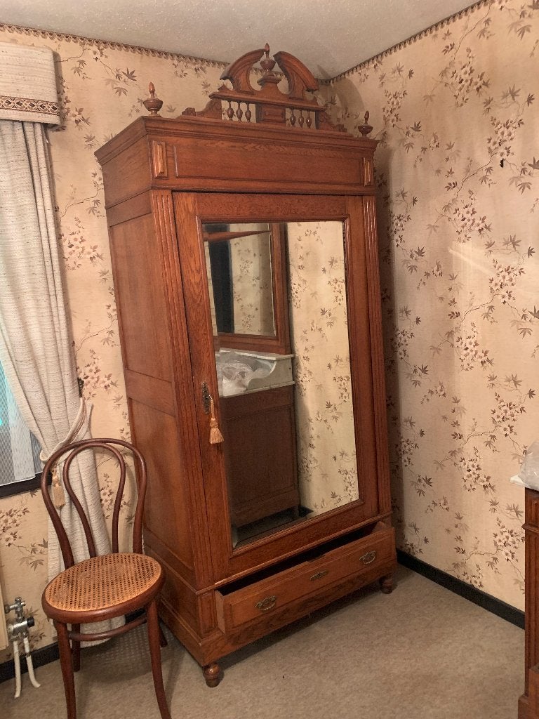 Ancienne lingère, Enlèvement