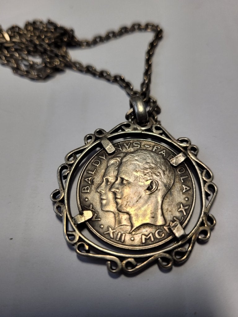 Médaillon argent roi Bauduin / Fabiola 1960, Collections, Maisons royales & Noblesse, Enlèvement ou Envoi, Comme neuf