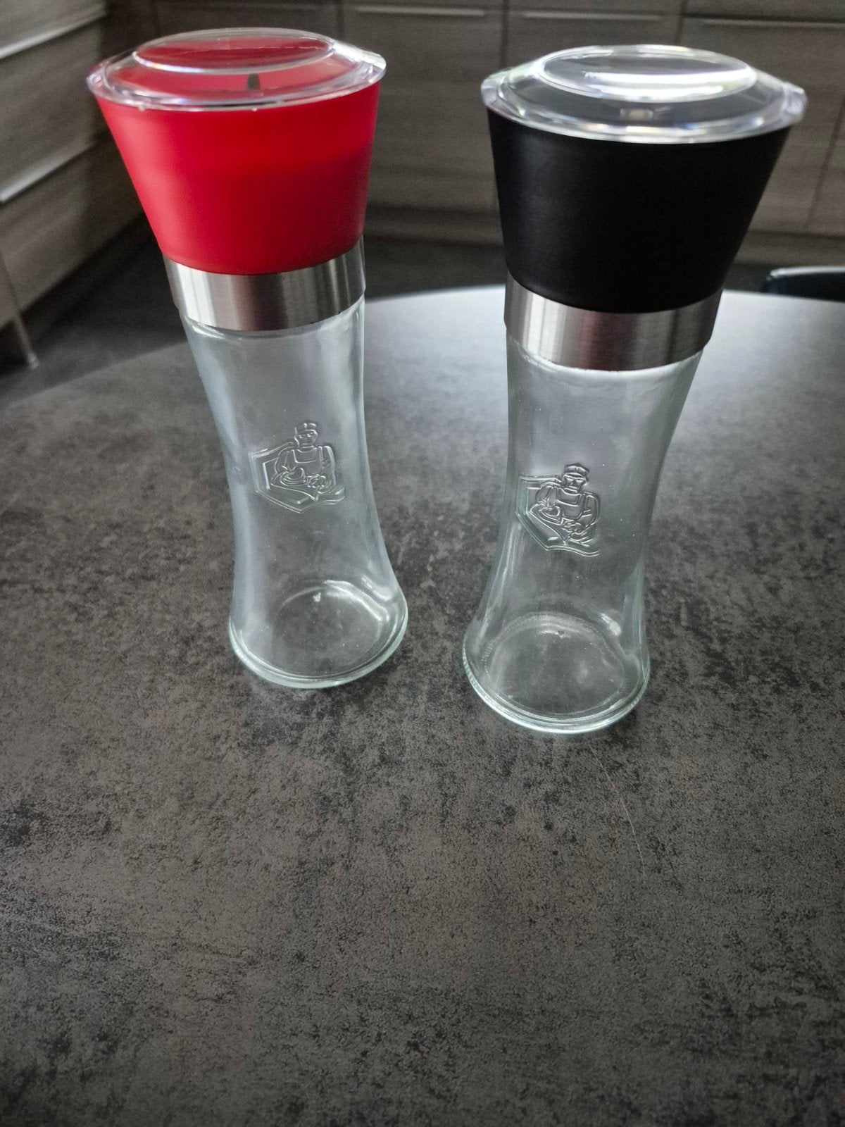 Sel & poivre neuf, Ophalen