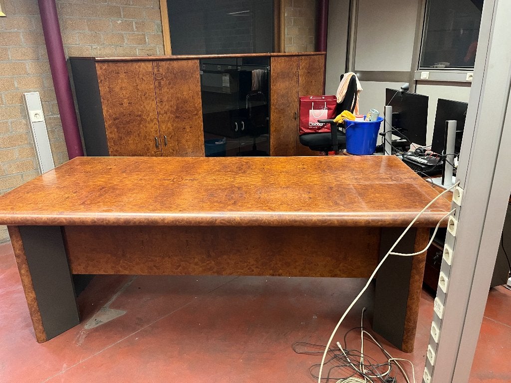 Bureau met eventueel bijpassende kasten, Huis en Inrichting, Ophalen, Demontabel, Gebruikt, Bruin