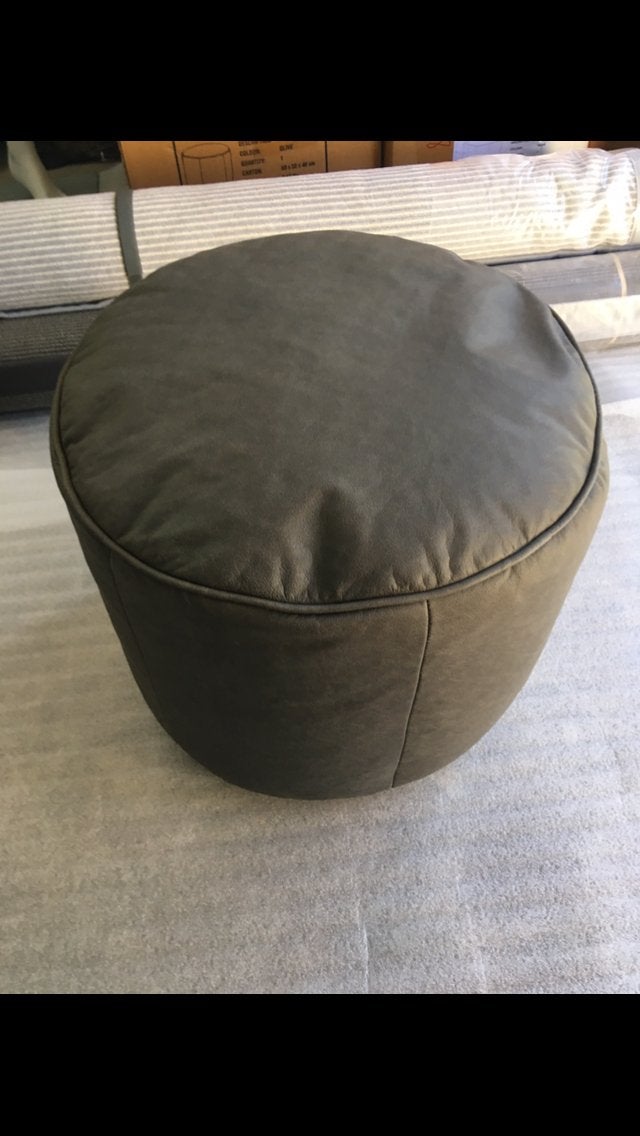 Nieuwe lederen poef Maxfurn jopli kleur: antraciet, Minder dan 50 cm, Rond, Nieuw, Ophalen of Verzenden