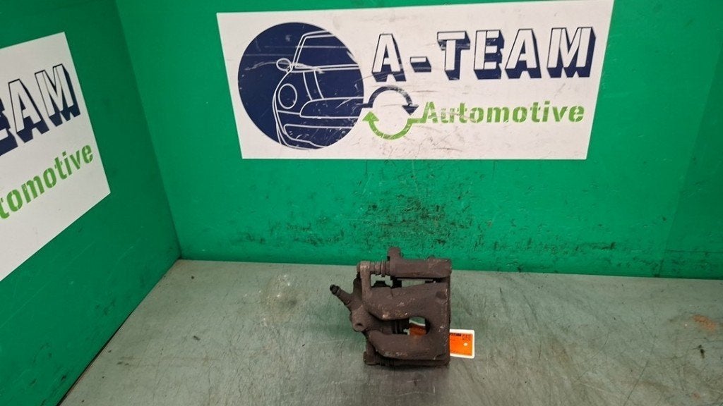 ETRIER DE FREIN AVANT DROIT BMW 1 serie (E87 / 87N), Utilisé, BMW