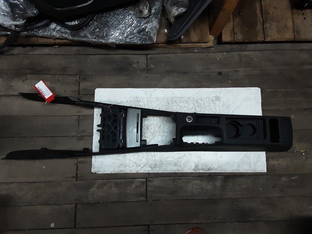 CONSOLE CENTRALE Audi A3 Sportback (8PA) (8PI863244), Mevr. I. Hauben, Audi, Utilisé, Rue de l'Espoir 34 34
4030  GRIVEGNÉE, BE