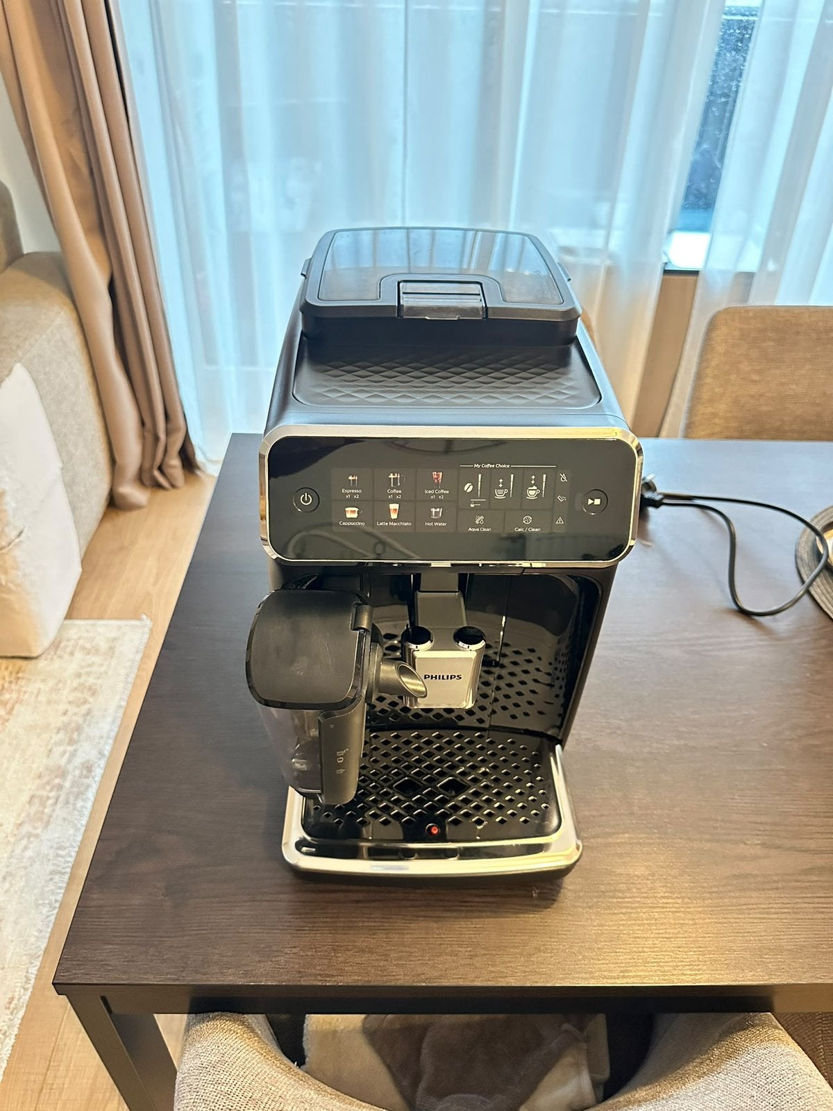 PHILIPS LatteGo série 3300, Machine à espresso, Réservoir d'eau amovible, Enlèvement, Café moulu