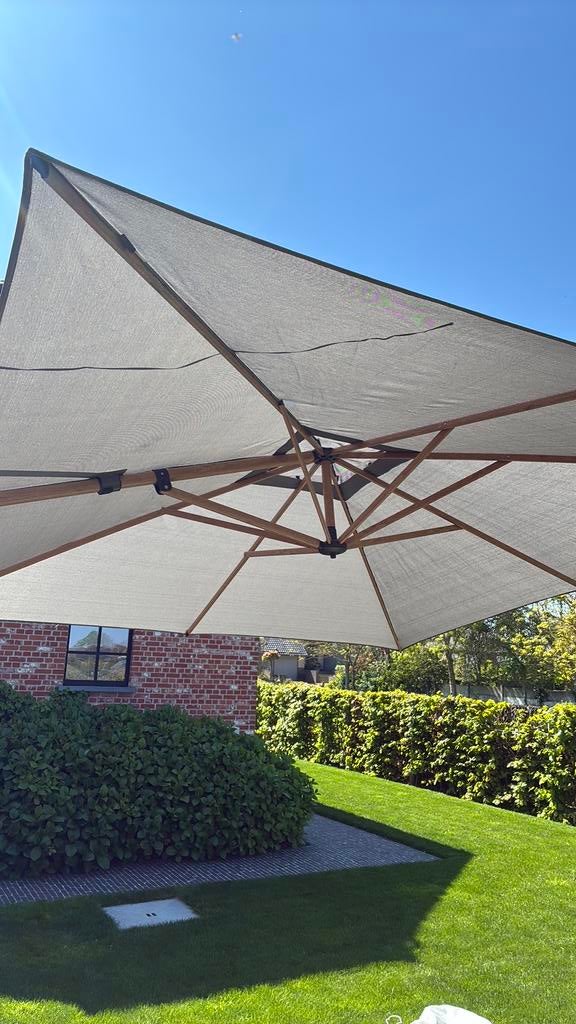 Parasol, Ophalen, Zo goed als nieuw