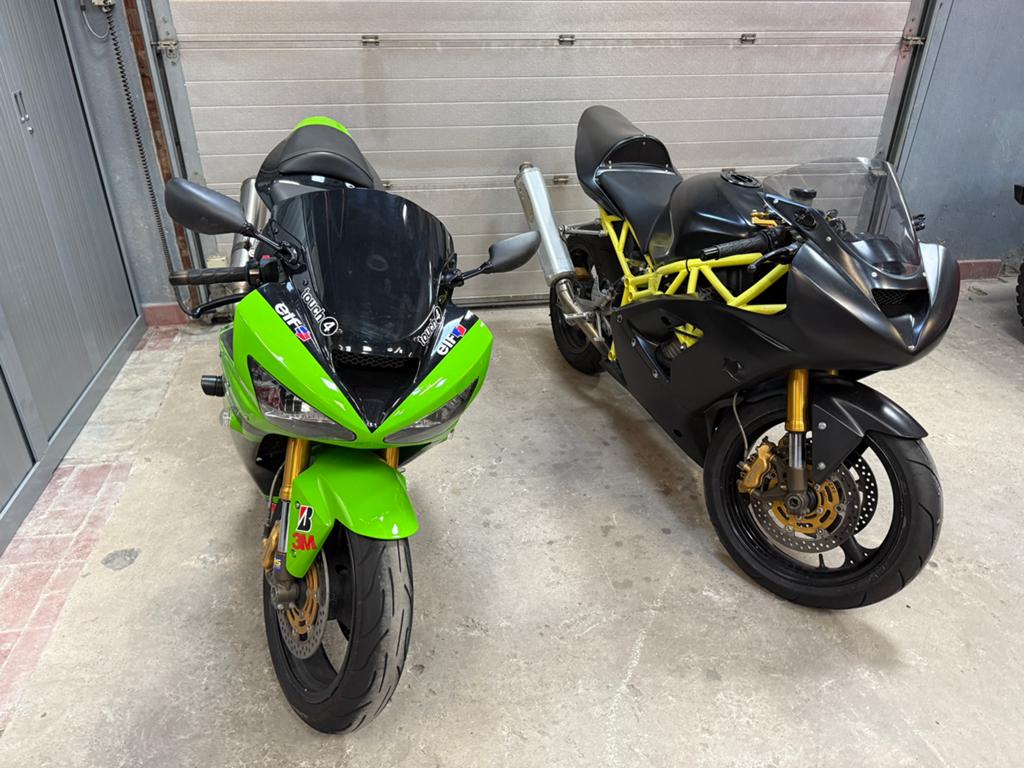 2x Kawasaki zx6r 2004 straat - stunt - circuit., Ophalen of Verzenden, Gebruikt