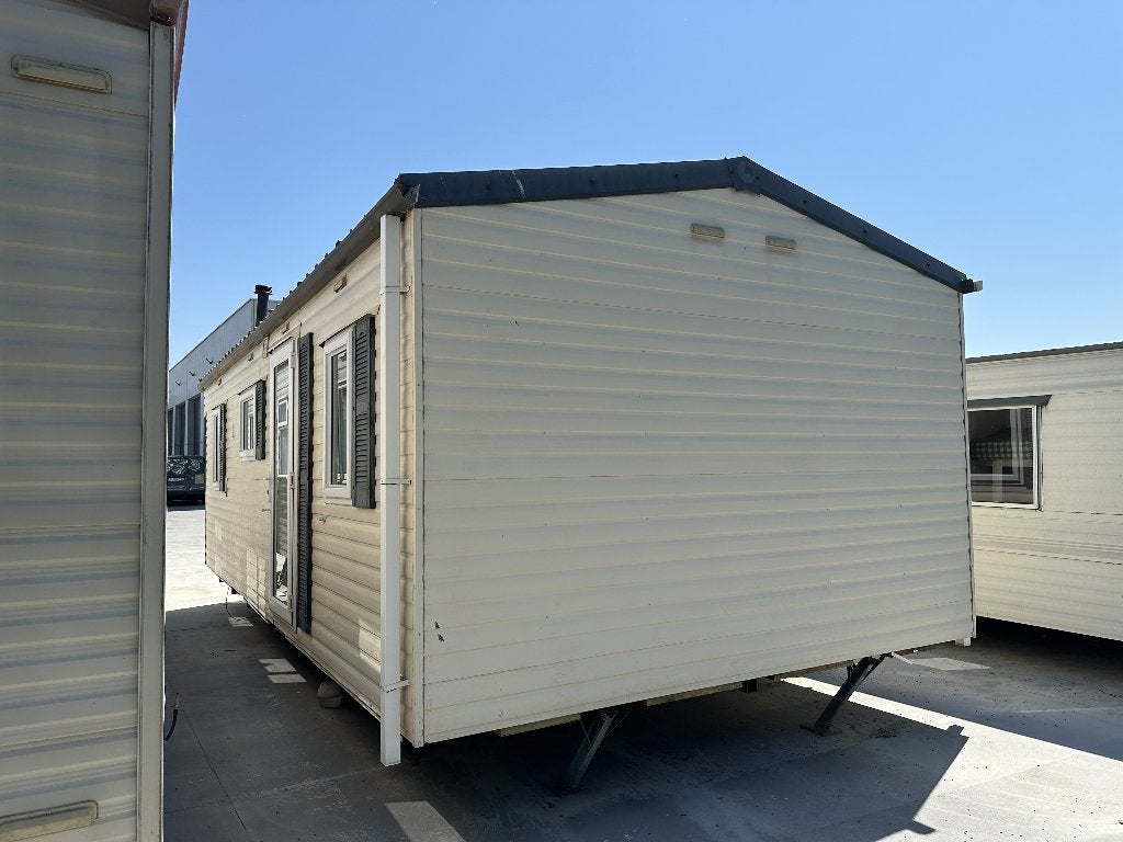 Occasion Depot 11 — Santana 800 x 370 cm — 2 chambres, Caravanes & Camping