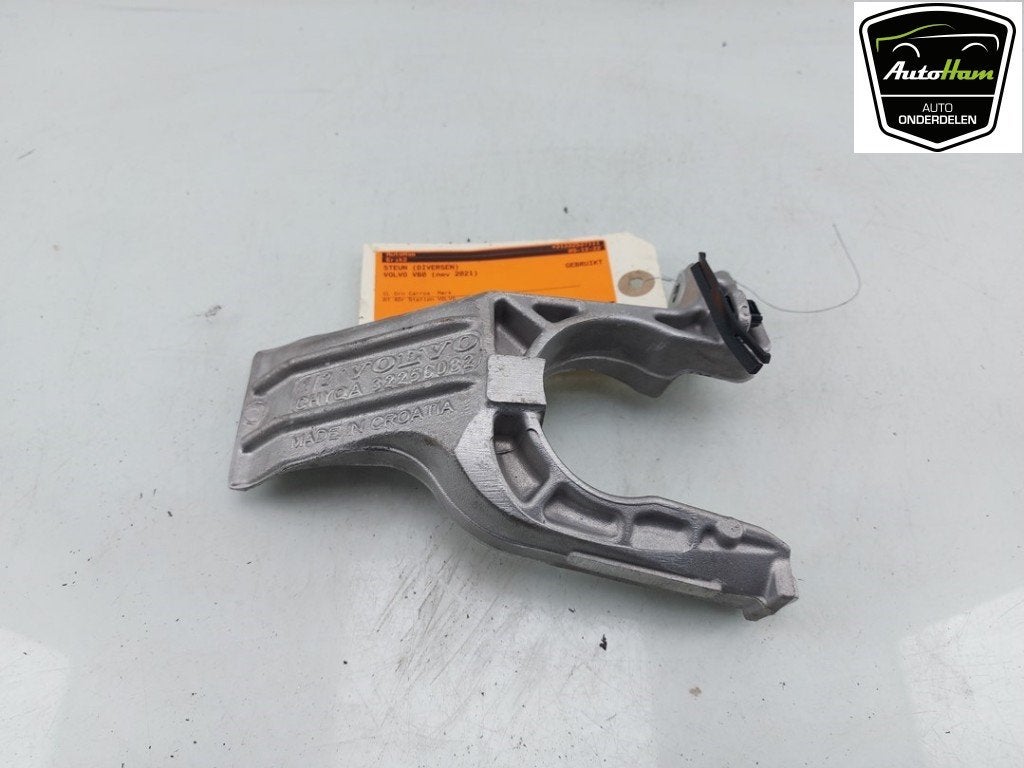 SUPPORT Volvo V60 II (ZW) (01-2018/12-2022) (|32256082|), Utilisé, Volvo