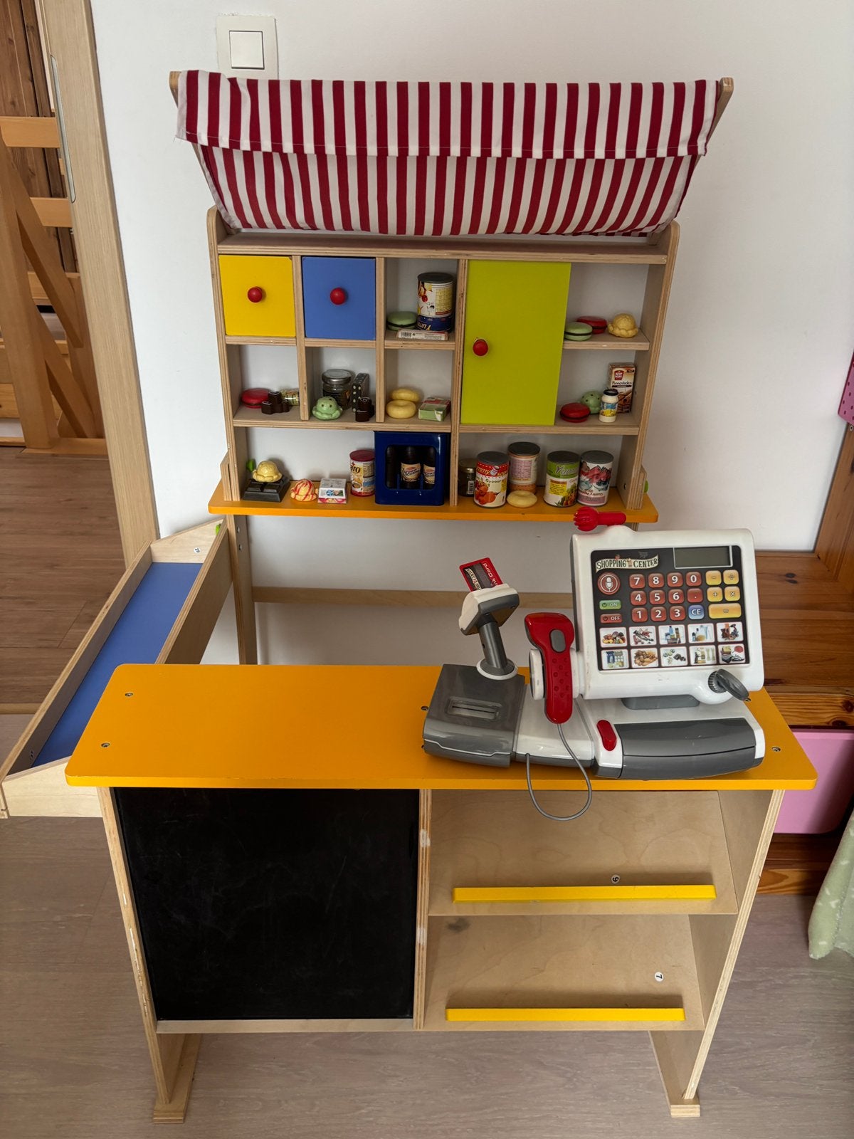 Houten speelgoedwinkeltje met kassa en accessoires, Ophalen, Zo goed als nieuw, Hout, Speelkeuken