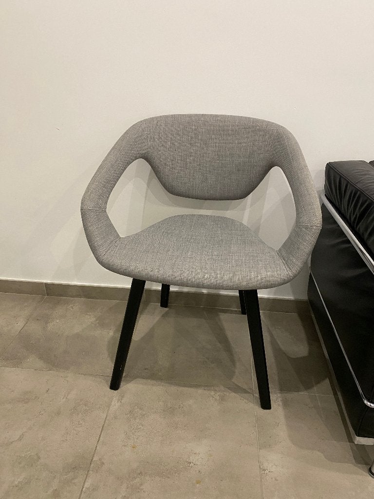 Stoel met armleuningen in grijze stof - hedendaagse stijl, Ophalen, Hout, Minder dan 75 cm, Style contemporain