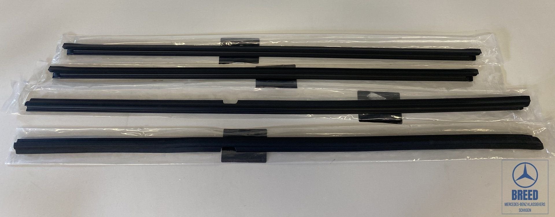 Set van 4 raamsnorren voor Mercedes-Benz W201, -, Nieuw, Ophalen of Verzenden, -