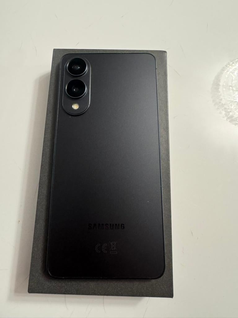 Samsung S25 Edge 256 gb + toebehoren, Telecommunicatie, Mobiele telefoons | Samsung, 256 GB, Ophalen, Zo goed als nieuw