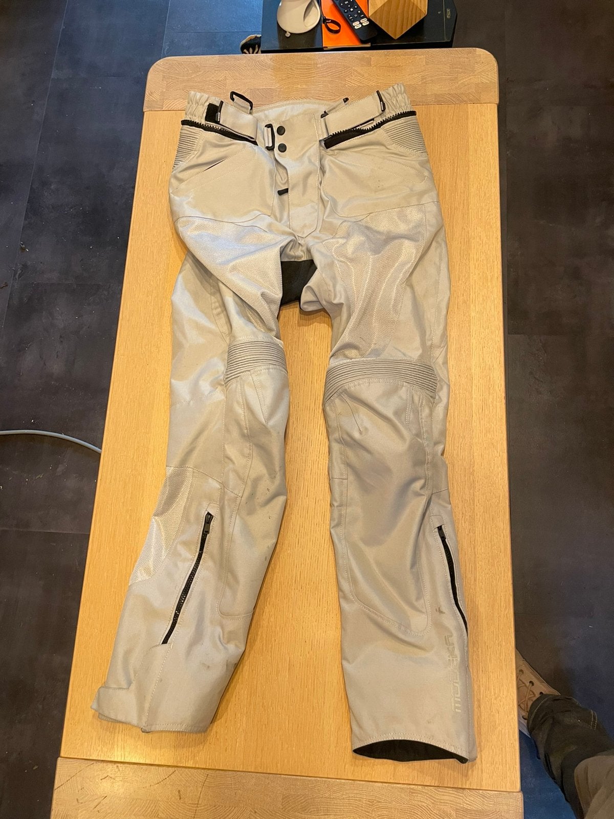 Veste Pantalon moto Taille L et M, Motos, Enlèvement