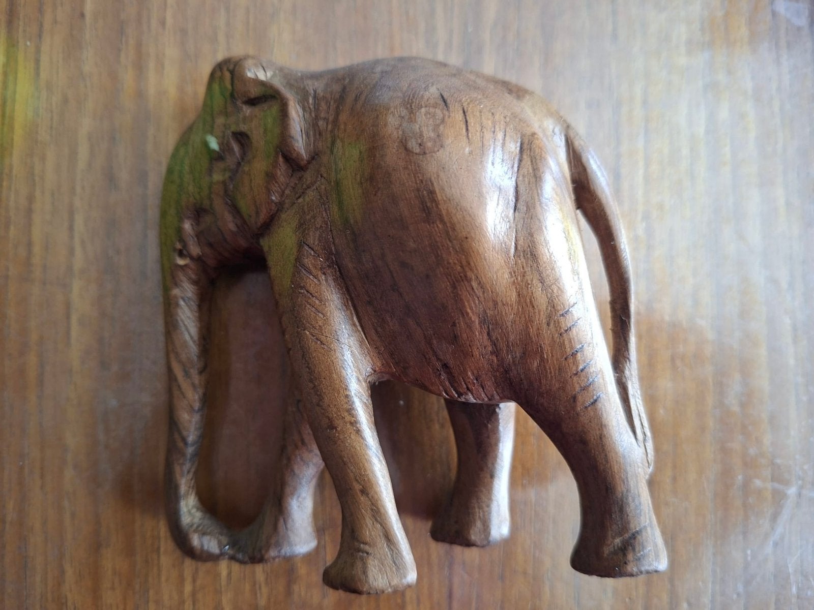 Petit éléphant décoratif à donner, Ophalen