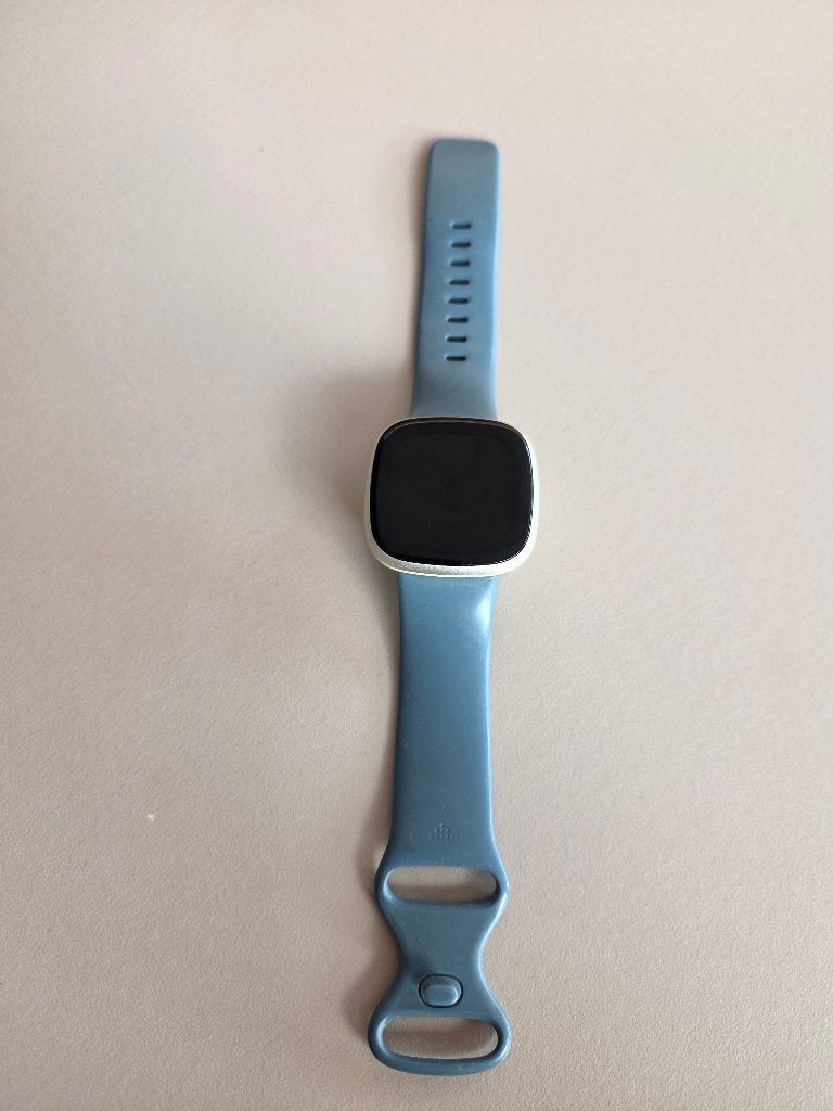 Fitbit versa 3, Handtassen en Accessoires, Smartwatches, Ophalen of Verzenden, Gebruikt, Fitbit