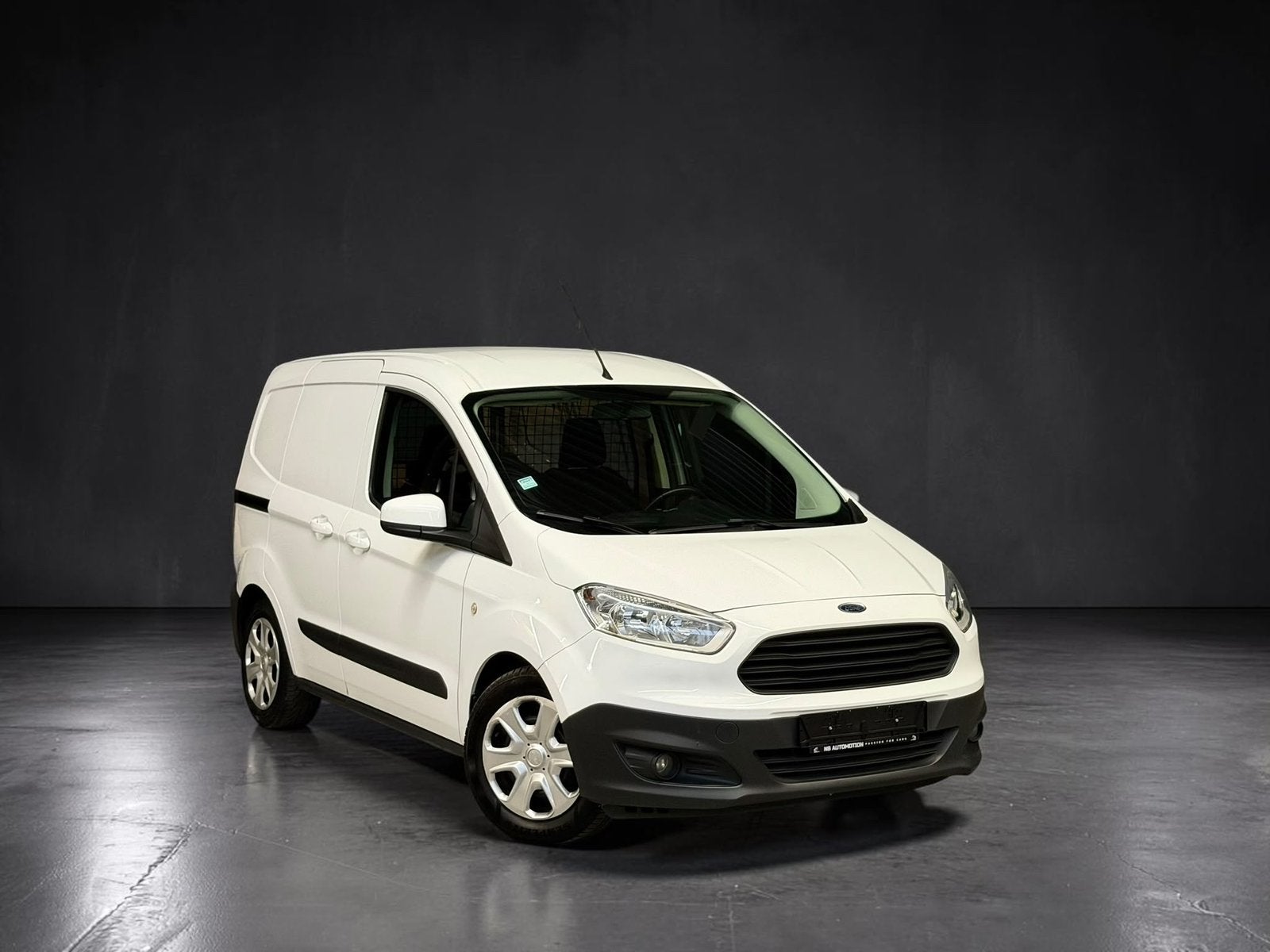 Zeer propere ford transit courier btw wagen, Auto's, Particulier, Transit, BTW verrekenbaar, Te koop