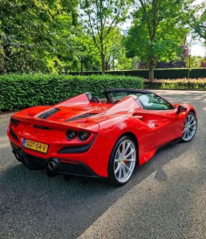 Ferrari F8 | Araignée | 2024 | 14 722 km |, Autos, Ferrari, Particulier, Automatique, Tissu