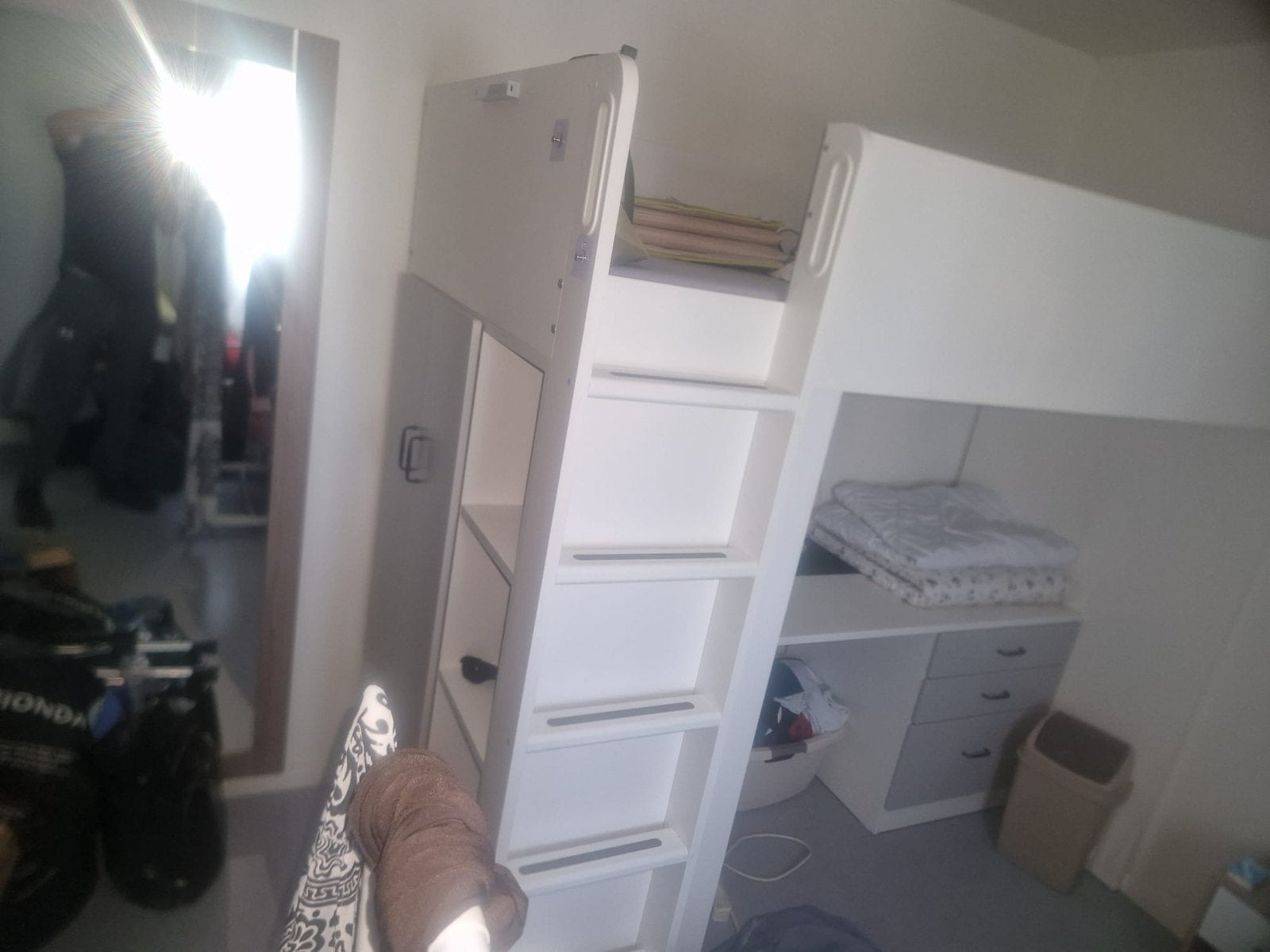 Kinderbed met kast en bureau te koop is uitelkaar, Ophalen, Zo goed als nieuw