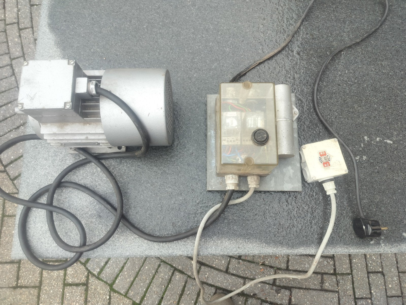 Electromotor 220v (0,37kw), Ophalen, Zo goed als nieuw