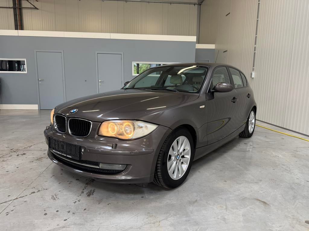 Bmw 118i très bon état homologuée Navi Xenon, Autos, Achat, Entreprise, Carnet d'entretien, 5 portes