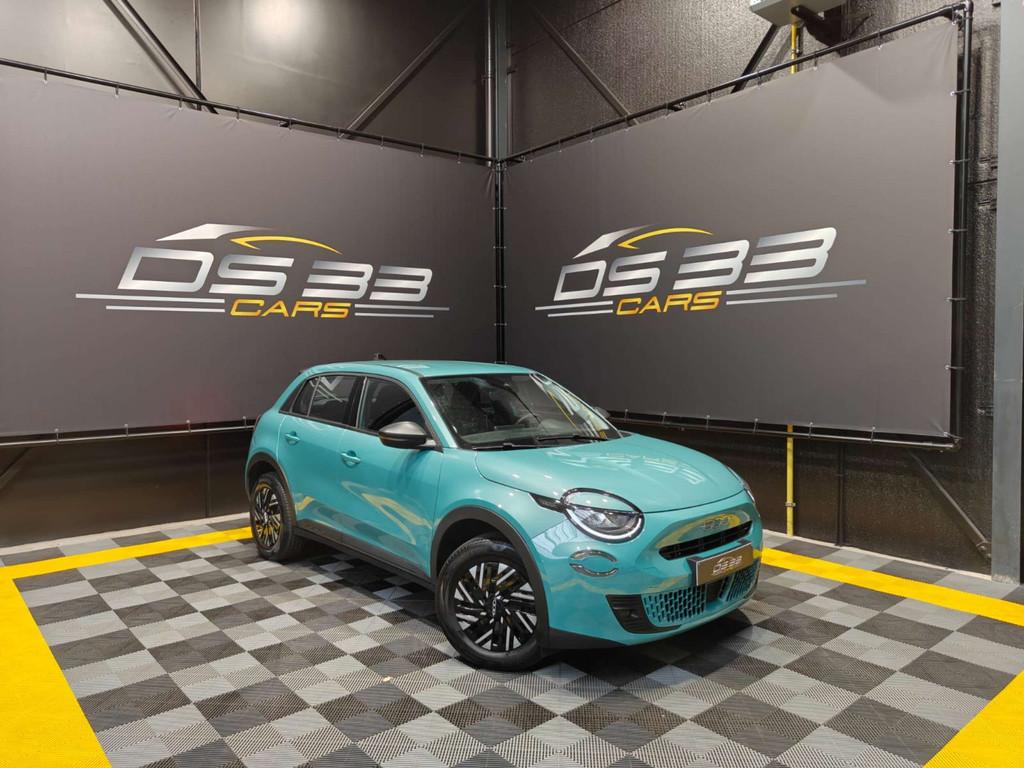 Fiat 600 1.2 Mild Hybride / Airco / Cruise / 16" / Apple /, Auto's, Gebruikt, Zwart, 1199 cc, 100 pk