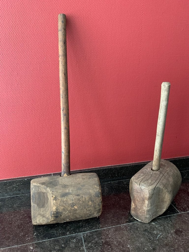 Twee grote houten solide vintage hamers, Antiek en Kunst, Ophalen