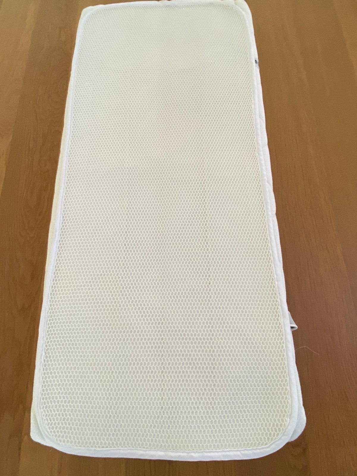 Aerosleep + matras, Ophalen, Zo goed als nieuw, Matras