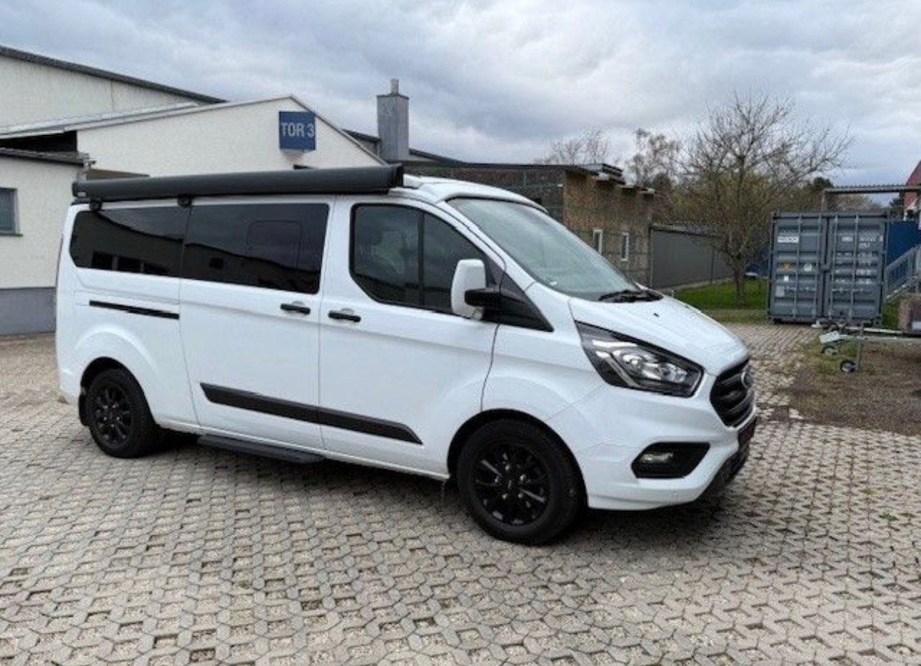 De luxe Camper Nugget PLUS Ford 2024 nieuwe staat 28700km!, Auto's, Ford, Parkeerassistent, 4 cilinders, Leder en Stof, Wit
