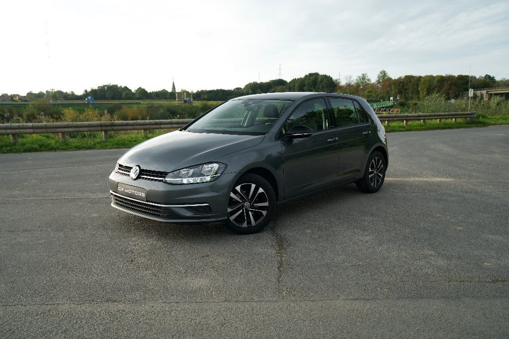 VOLKSWAGEN GOLF 1.0 TSI  | AUTOMAAT | CAMERA | ACC | CARPLAY, Auto's, Dealer onderhouden, Stof, 1309 kg, 109 g/km
