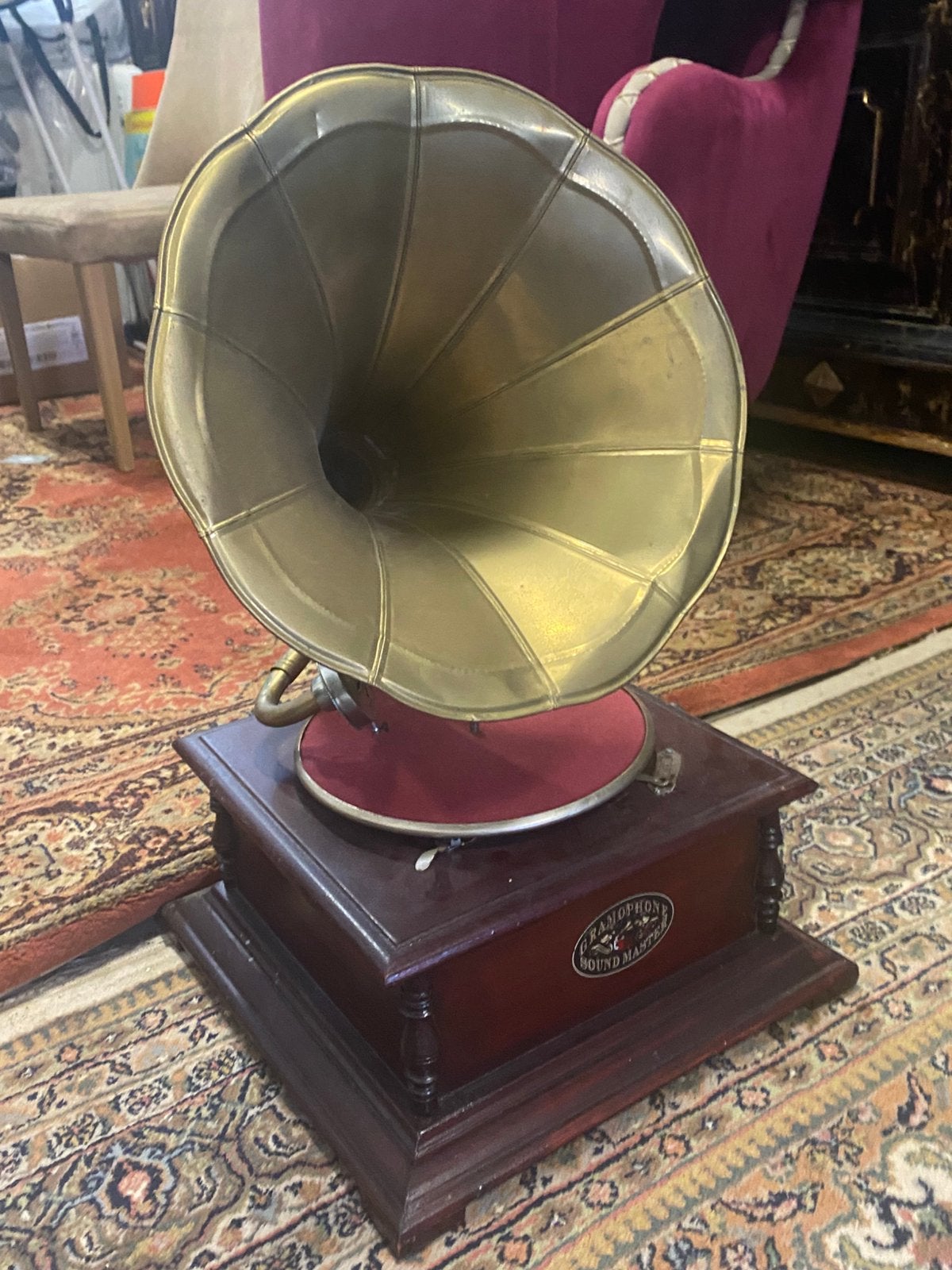 Gramophone décoratif (look vintage), Antiquités & Art, Antiquités | TV & Hi-Fi, Enlèvement ou Envoi