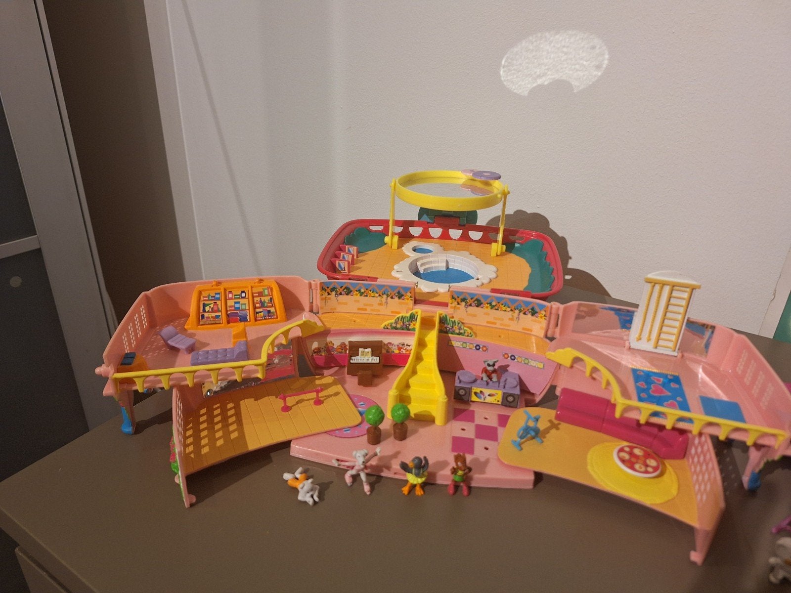 Polly Pocket fashion show, Ophalen