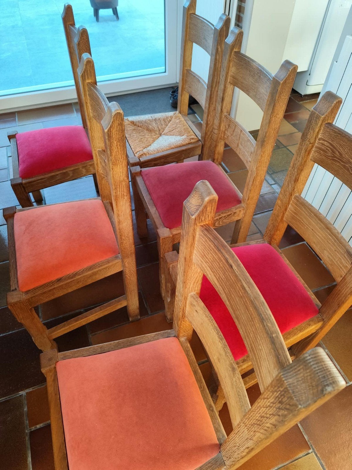 Chaises en chêne massif, Ophalen