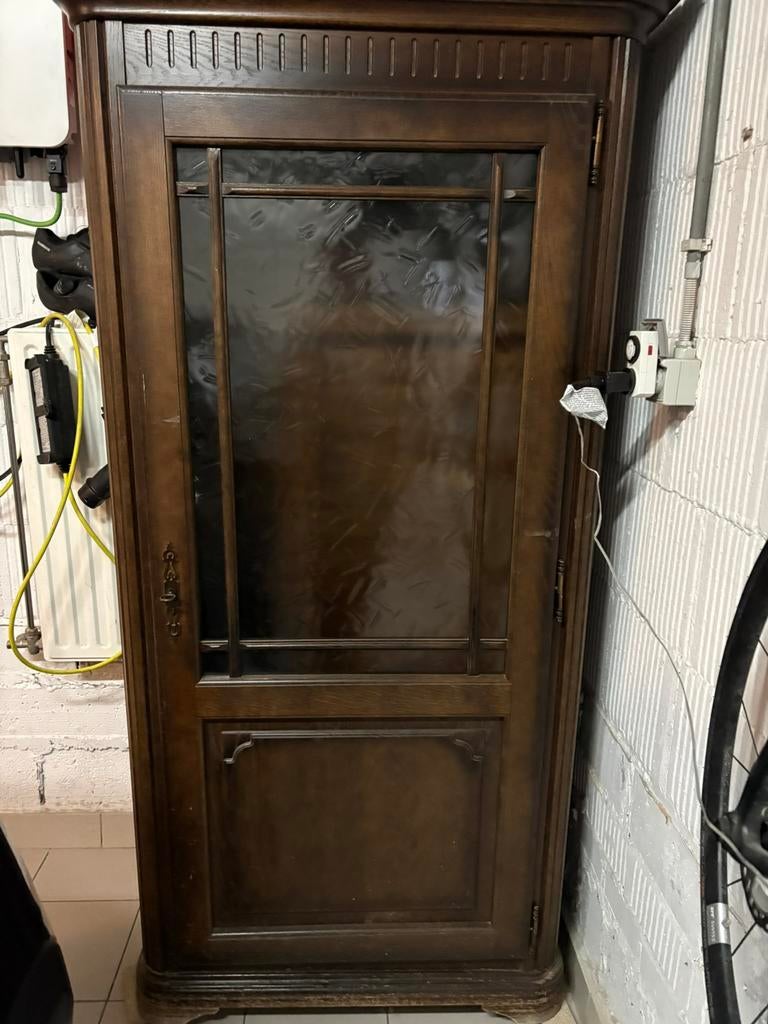 Vitrine kast op te halen, Enlèvement