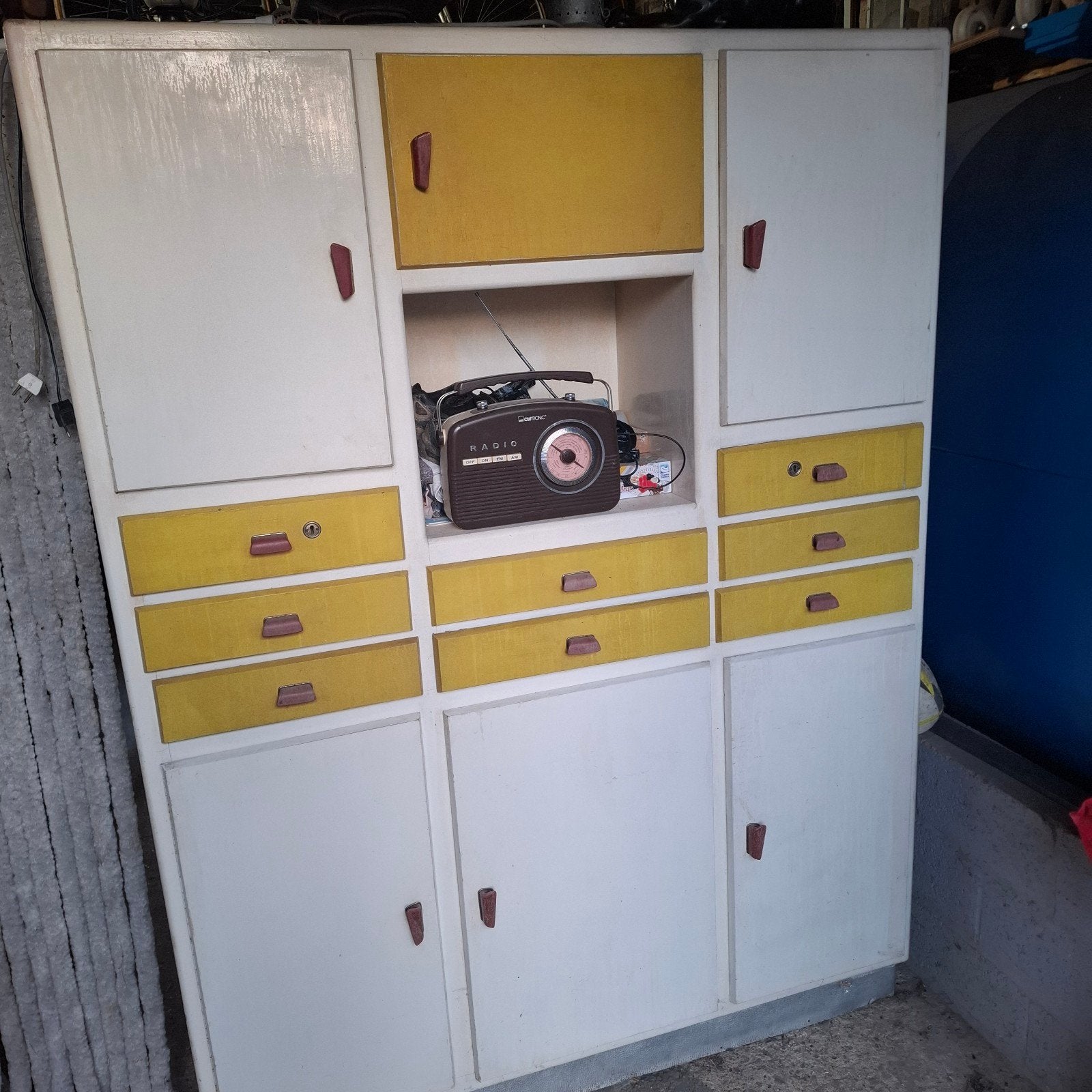 retro keukenkast/ opbergkast, Ophalen