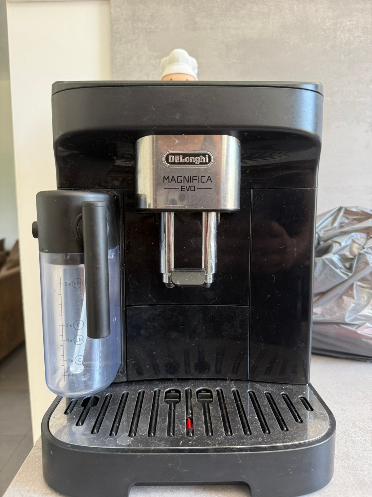 De'Longhi Magnifica Evo Koffiezetapparaat, Enlèvement ou Envoi, Comme neuf, Café moulu, Réservoir d'eau amovible