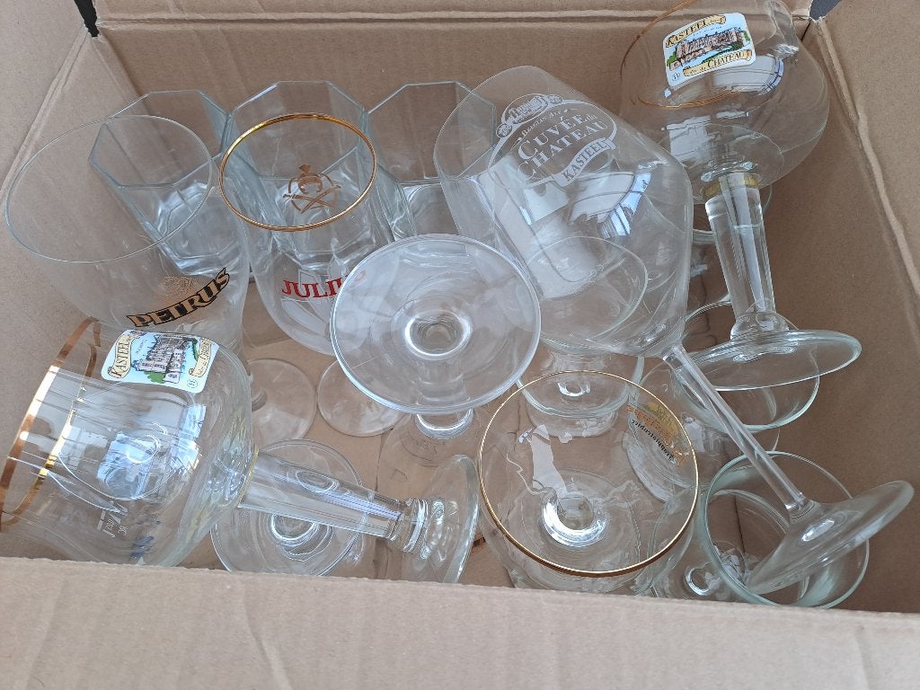 doos glazen bier, wijn, water, Ophalen, Gebruikt