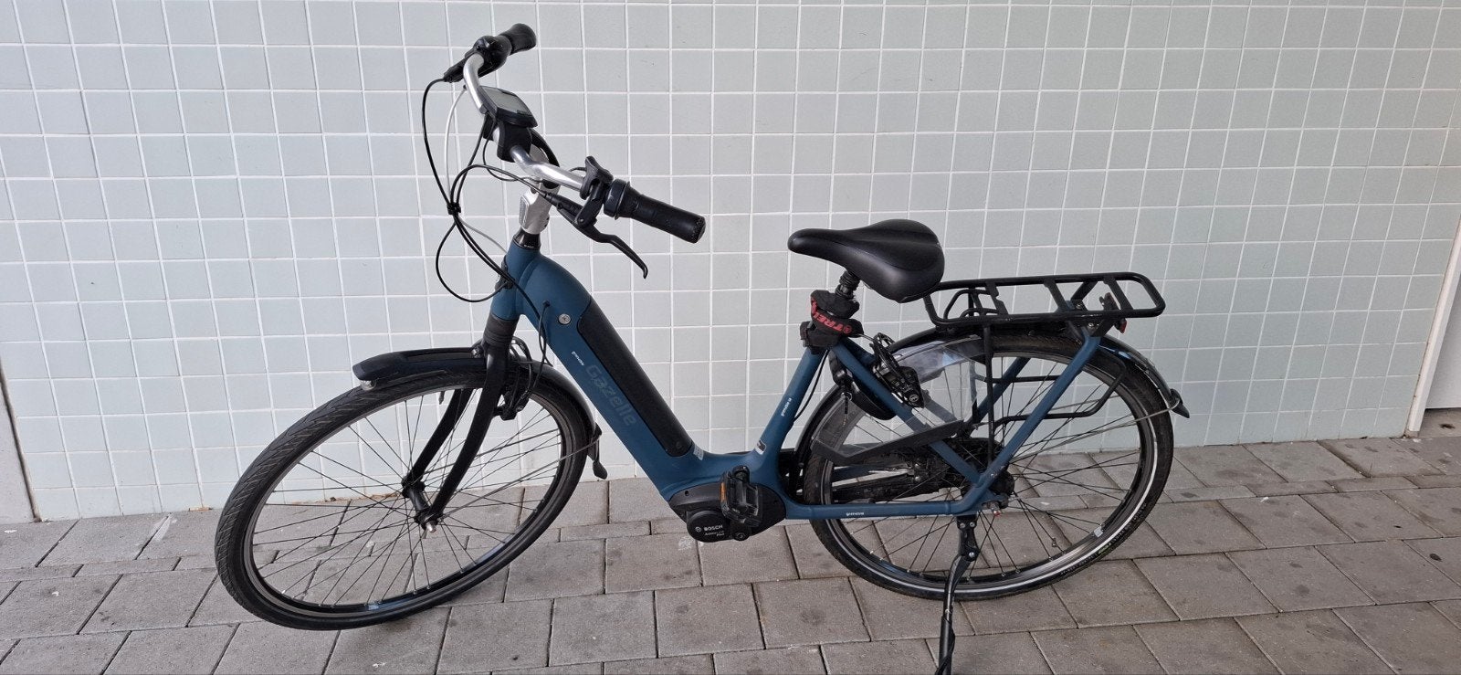 Vélo électrique Gazelle Grenoble C8 en bon état, Vélos & Vélomoteurs, Enlèvement, Comme neuf, 50 km par batterie ou plus, Gazelle