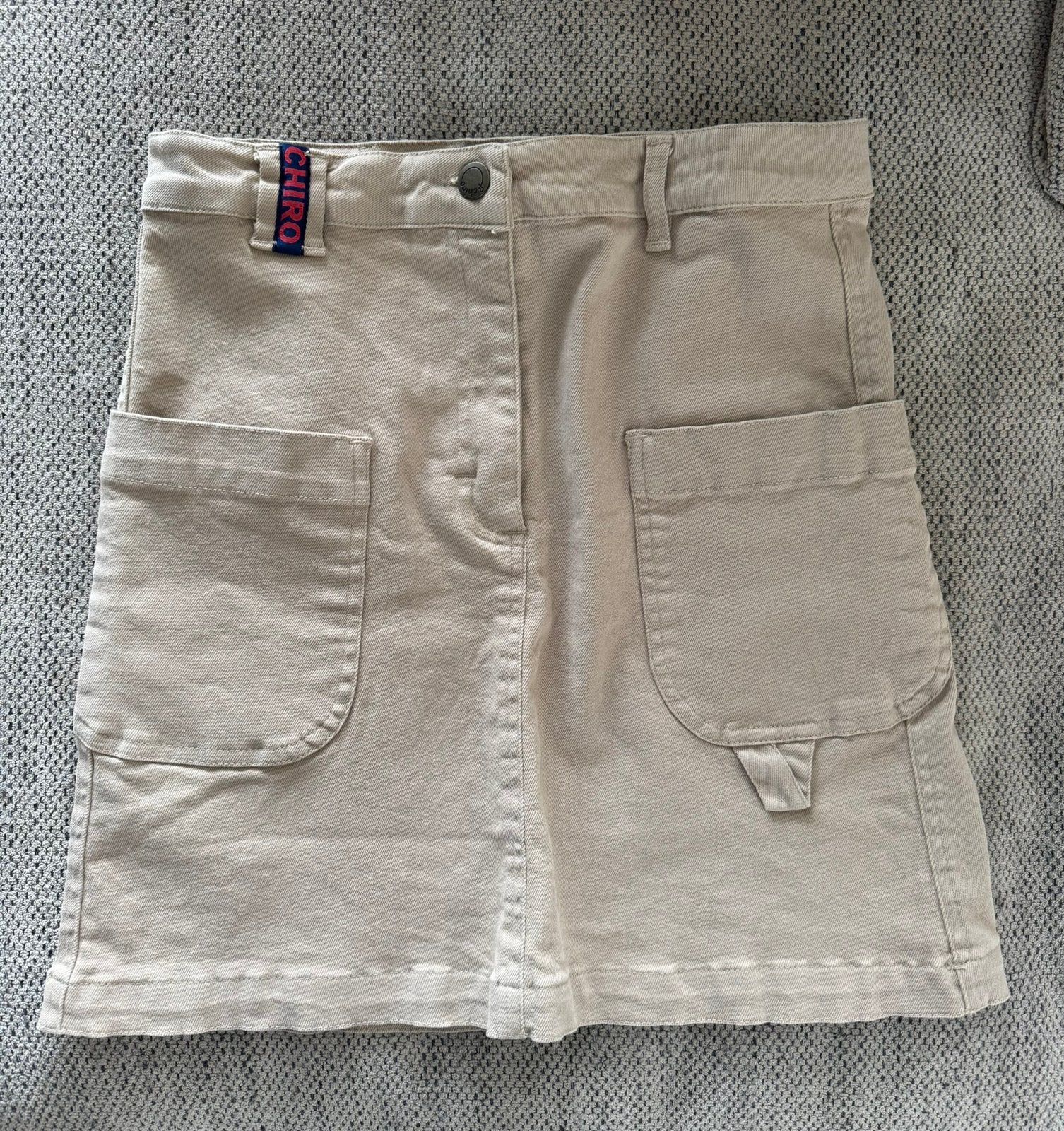 NIEUW Chiro rok meisje 14 jaar, Kleding | Dames, Ophalen, Nieuw, Beige