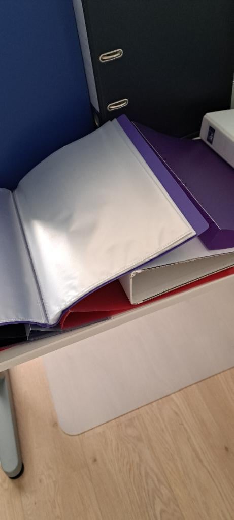 Ringmappen, bestekmappen en fardes gratis, Enlèvement, Comme neuf