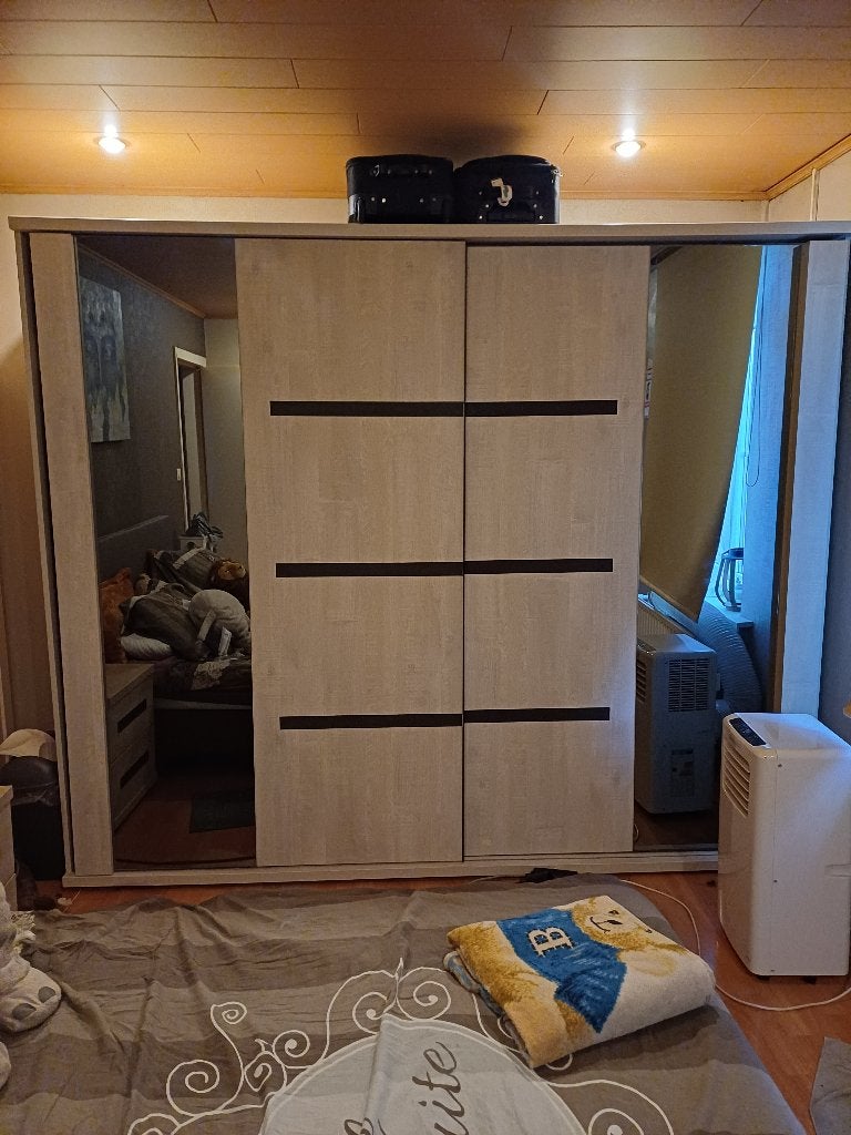 Kleerkast, Huis en Inrichting, Kasten | Kleerkasten, Ophalen, 200 cm of meer, Met plank(en), Zware moderne kast