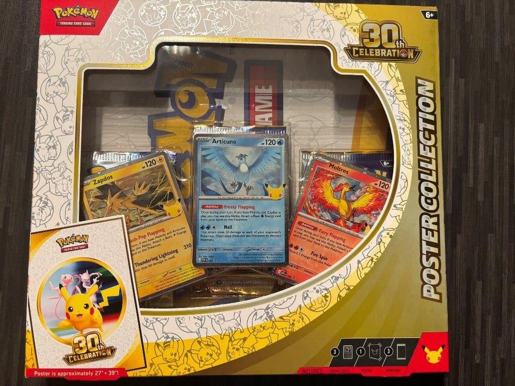Pokemon 30th celebration poster collection, Ophalen of Verzenden, Zo goed als nieuw