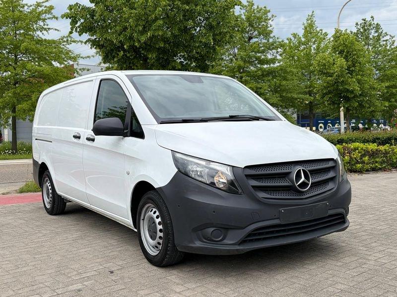 Mercedes-Benz Vito 100kW 157037km 2021, Auto's, 4 deurs, Zwart, 4 cilinders, 136 pk