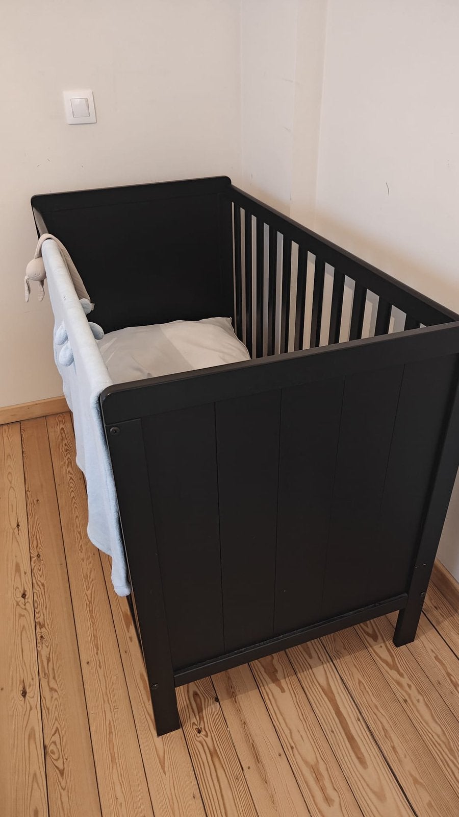 Babybedje plus matras en laken, Ophalen, Zo goed als nieuw, Matras