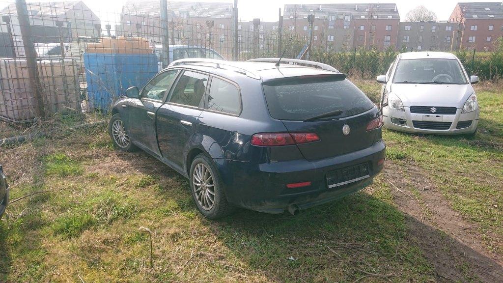 Alfa roméo 159 2007 1900 jtd 180000 km moteur cassé, Autos, Alfa Romeo, Achat, Beige, Entreprise, 5 portes